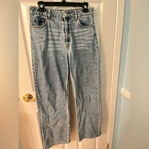 H&M light wash straight jeans